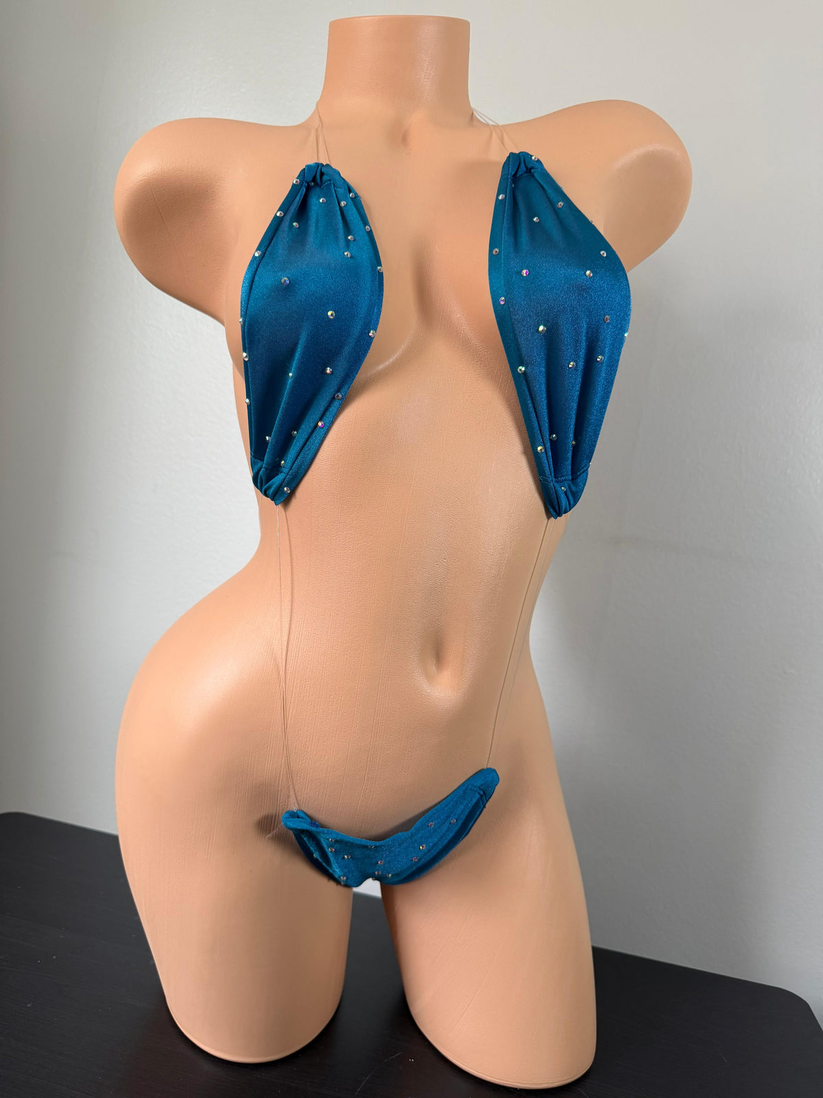 String neck sling shot A