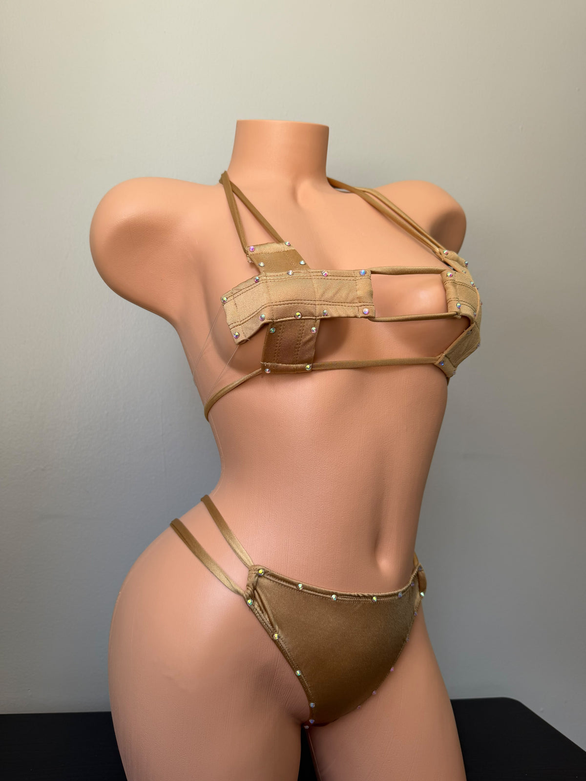 “Xoxo double tie side string